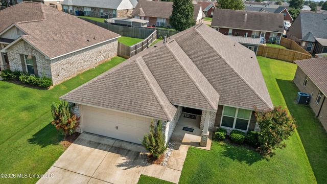 1883 Central Ridge Drive, Southaven, MS 38671