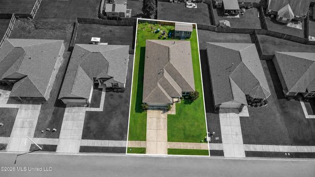 1883 Central Ridge Drive, Southaven, MS 38671