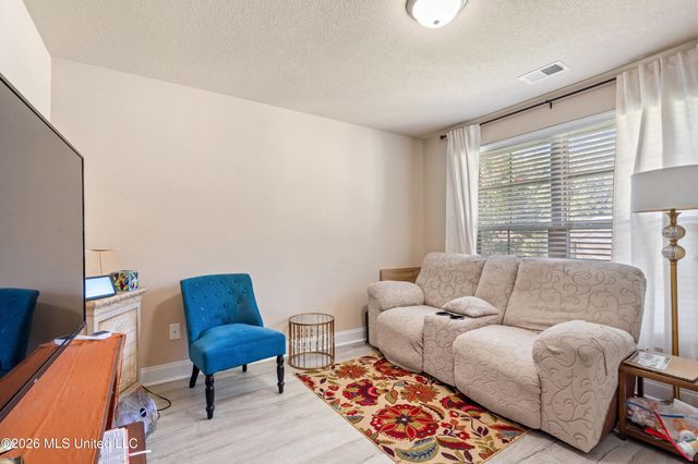 1883 Central Ridge Drive, Southaven, MS 38671
