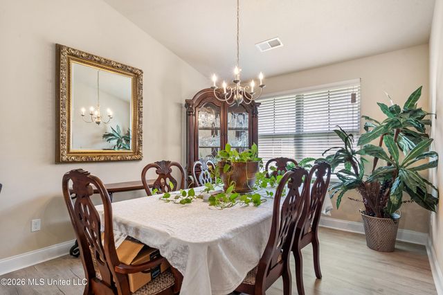1883 Central Ridge Drive, Southaven, MS 38671