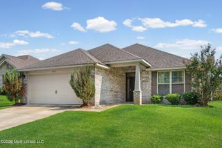1883 Central Ridge Drive, Southaven, MS 38671