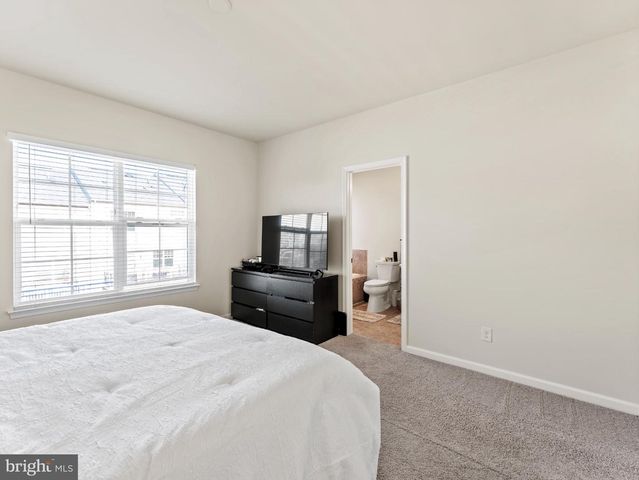 9002 PHITA LN, Manassas Park, VA 20111