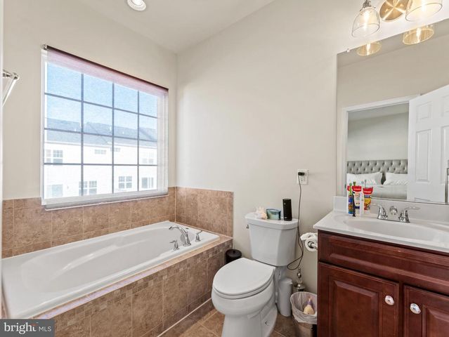 9002 PHITA LN, Manassas Park, VA 20111