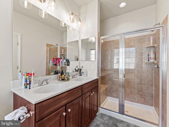 9002 PHITA LN, Manassas Park, VA 20111