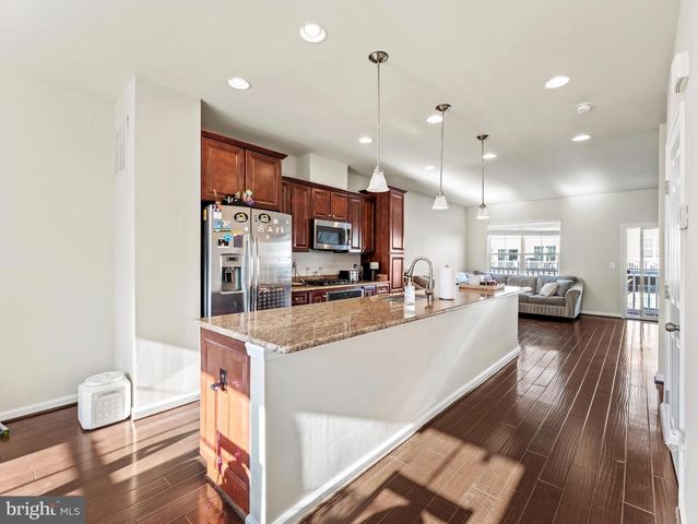 9002 PHITA LN, Manassas Park, VA 20111