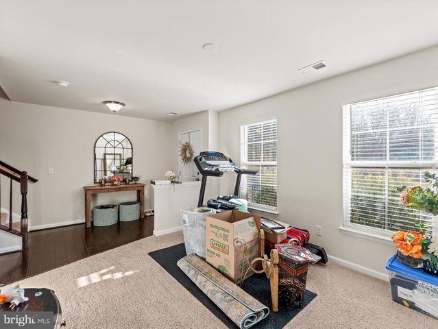 9002 PHITA LN, Manassas Park, VA 20111