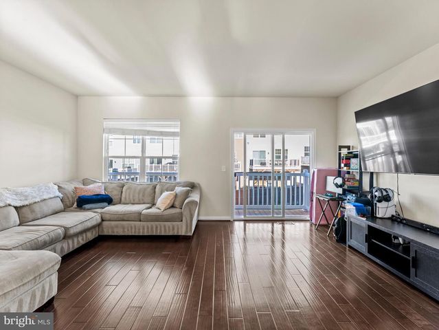 9002 PHITA LN, Manassas Park, VA 20111