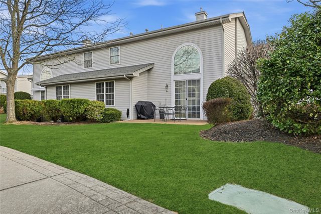 625 Madeira Boulevard, Melville, NY 11747