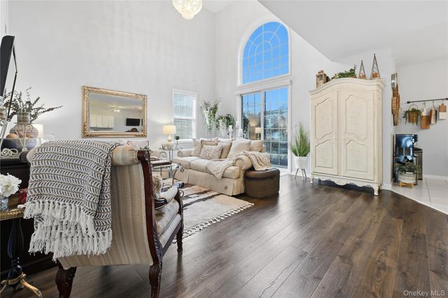 625 Madeira Boulevard, Melville, NY 11747