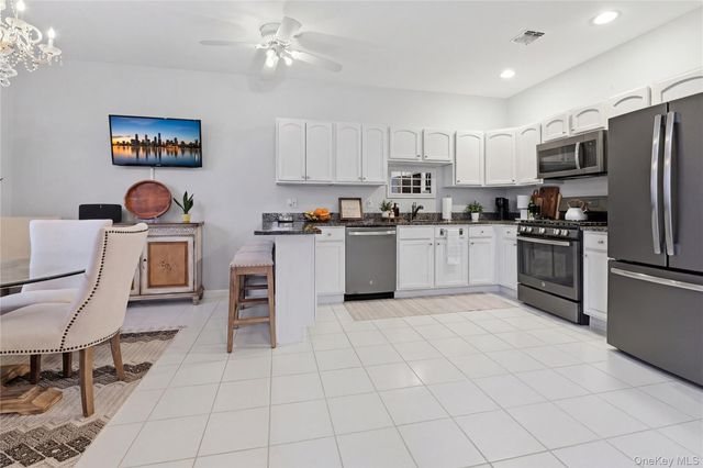 625 Madeira Boulevard, Melville, NY 11747