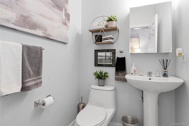 625 Madeira Boulevard, Melville, NY 11747