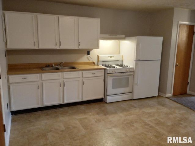 1848 S MAIN Street A, Jacksonville, IL 62650