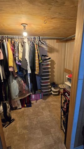 78 Avenue D, Van Vleck, TX 77482