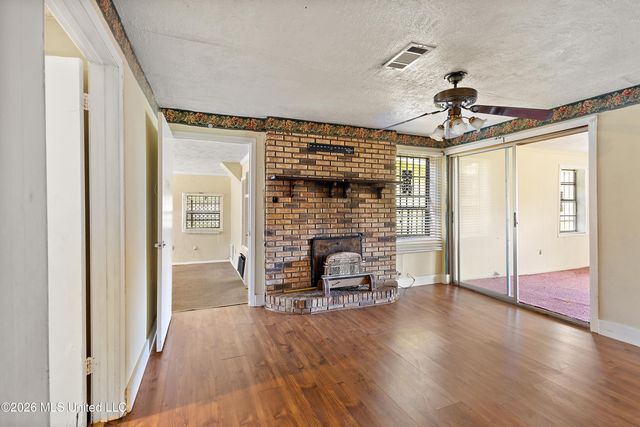 1409 Ross Circle, Jackson, MS 39209