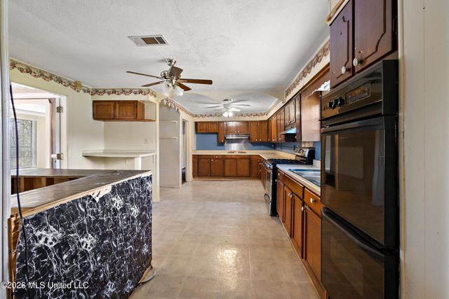 1409 Ross Circle, Jackson, MS 39209