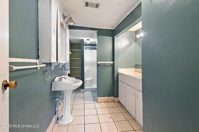 1409 Ross Circle, Jackson, MS 39209