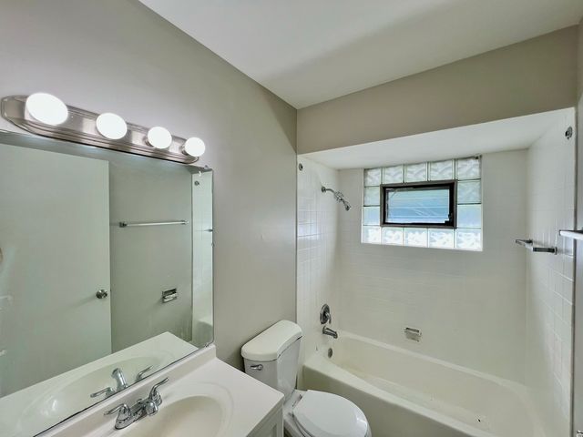 16046 Prairie Avenue, South Holland, IL 60473