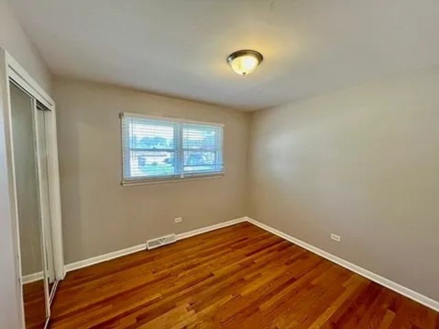 16046 Prairie Avenue, South Holland, IL 60473