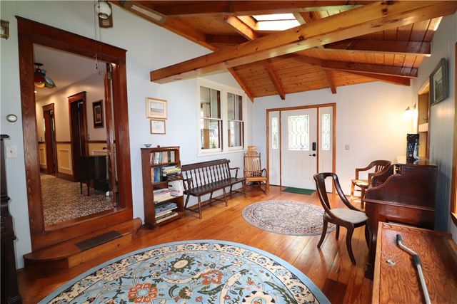 140 Maple Avenue 1, Middletown, RI 02842