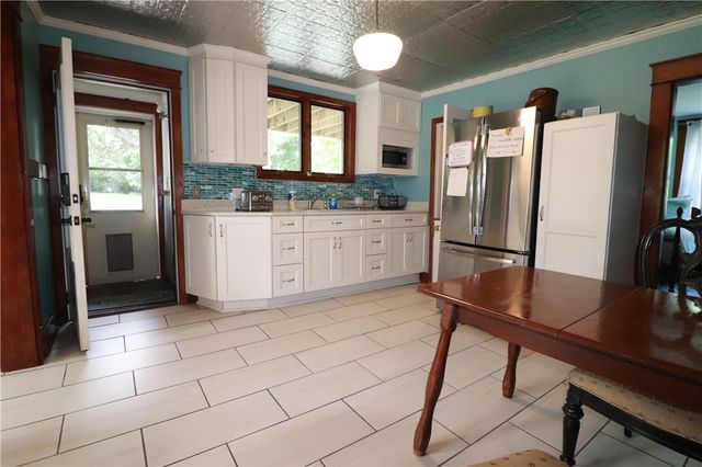 140 Maple Avenue 1, Middletown, RI 02842