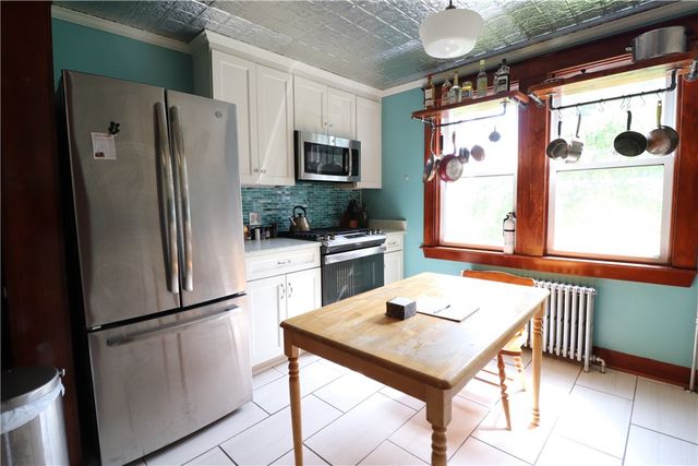 140 Maple Avenue 1, Middletown, RI 02842