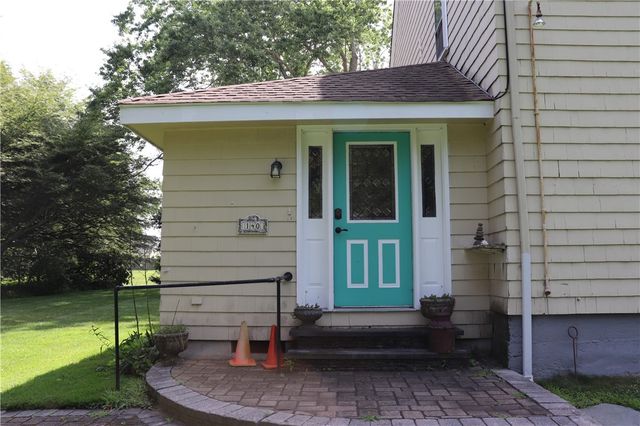 140 Maple Avenue 1, Middletown, RI 02842