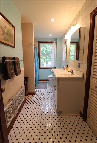 140 Maple Avenue 1, Middletown, RI 02842
