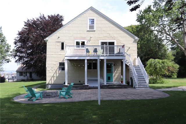 140 Maple Avenue 1, Middletown, RI 02842