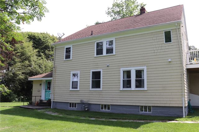 140 Maple Avenue 1, Middletown, RI 02842