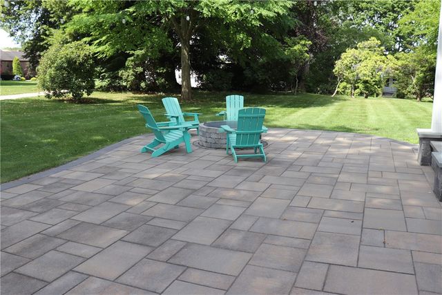 140 Maple Avenue 1, Middletown, RI 02842