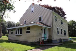 140 Maple Avenue 1, Middletown, RI 02842