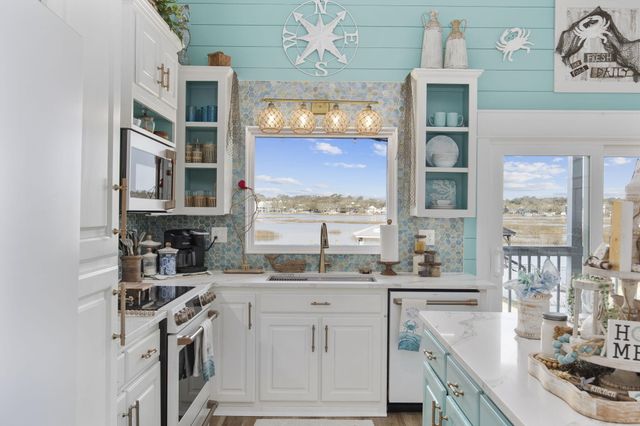 414 S Dogwood Drive, Murrells Inlet, SC 29576