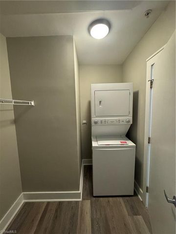 810 W 4th Street 421, Winston-salem, NC 27101