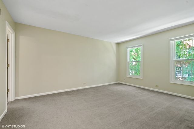520 SHORELY Drive 201, Barrington, IL 60010