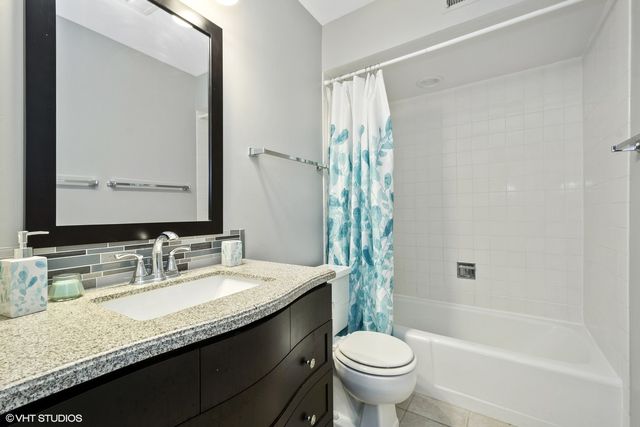 520 SHORELY Drive 201, Barrington, IL 60010