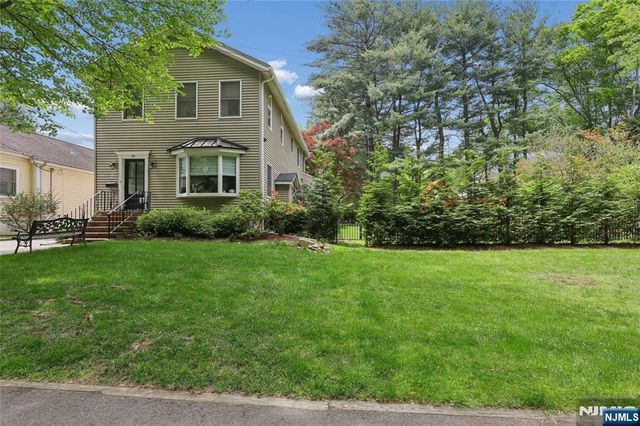 50 Whitman Street, Haworth, NJ 07641