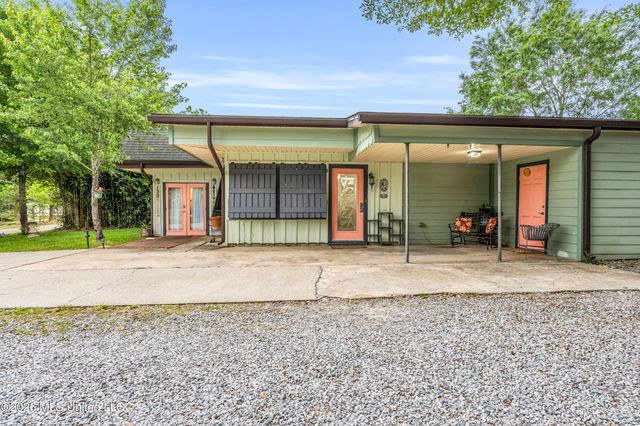 130 Melody Lane, Bay Saint Louis, MS 39520
