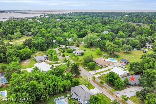 130 Melody Lane, Bay Saint Louis, MS 39520
