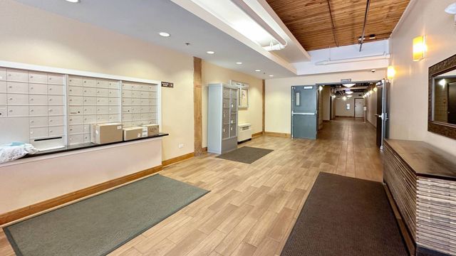 3500 S Sangamon Street 404, Chicago, IL 60609