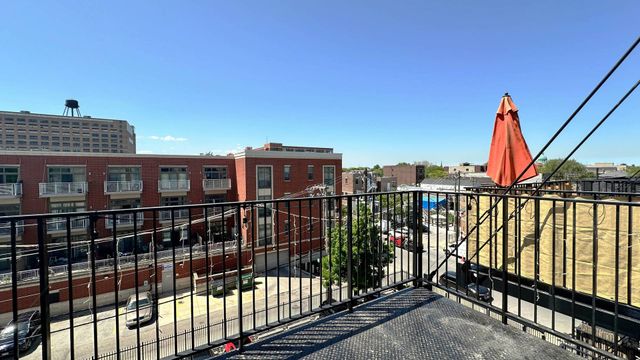 3500 S Sangamon Street 404, Chicago, IL 60609
