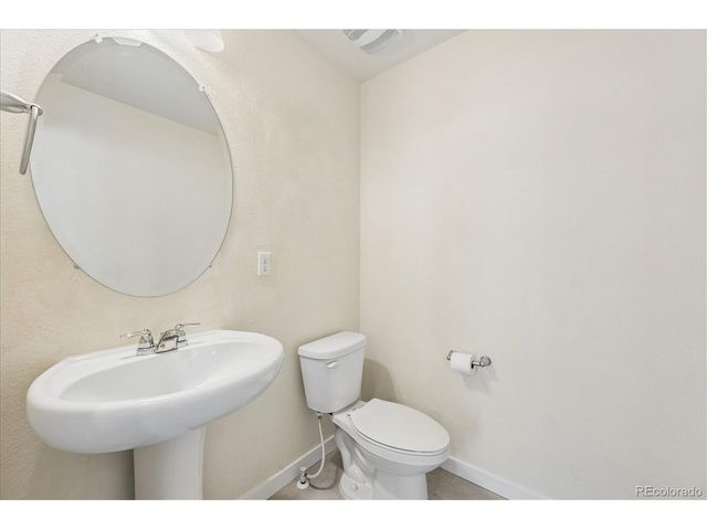 21891 E 7th Ave, Aurora, CO 80018