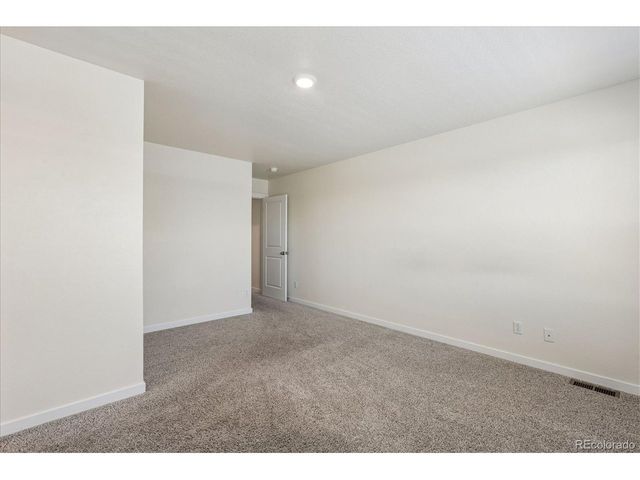 21891 E 7th Ave, Aurora, CO 80018