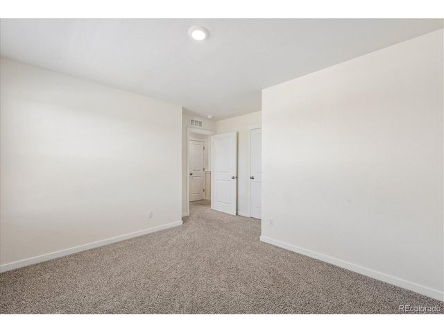 21891 E 7th Ave, Aurora, CO 80018