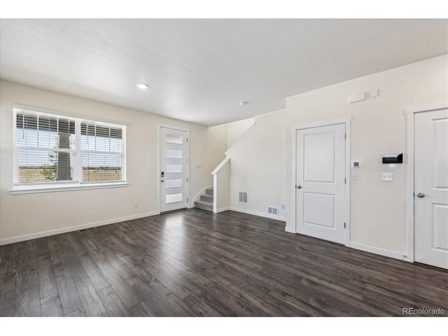 21891 E 7th Ave, Aurora, CO 80018