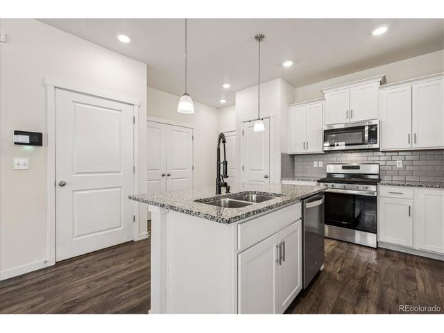 21891 E 7th Ave, Aurora, CO 80018