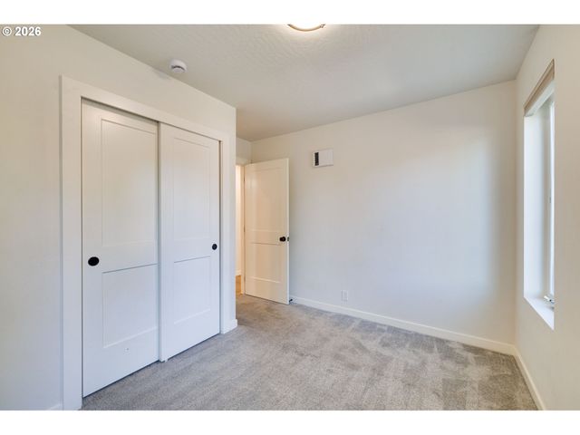 3035 HYACINTH St A, Eugene, OR 97404