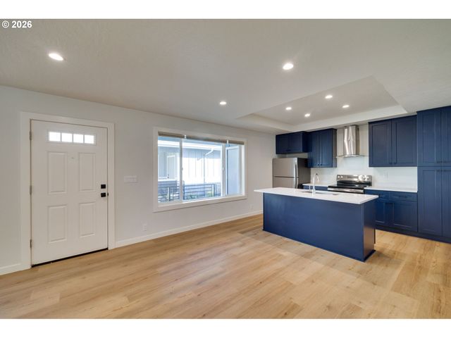 3035 HYACINTH St A, Eugene, OR 97404