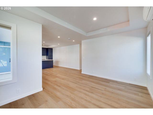 3035 HYACINTH St A, Eugene, OR 97404