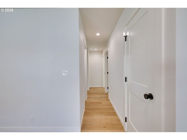 3035 HYACINTH St A, Eugene, OR 97404