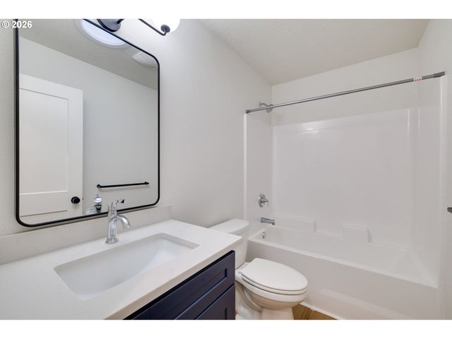 3035 HYACINTH St A, Eugene, OR 97404